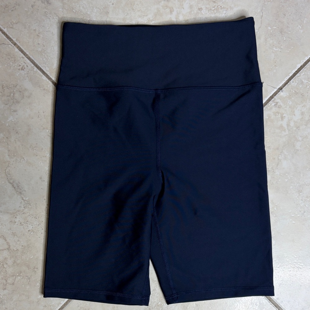 Calme Size M Women's Navy Blue Shorts NWT